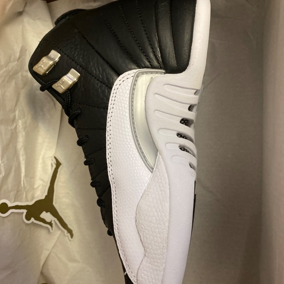 Nike Air Jordan 12’s Playoffs 2022 (GS) - Picture 2 of 8
